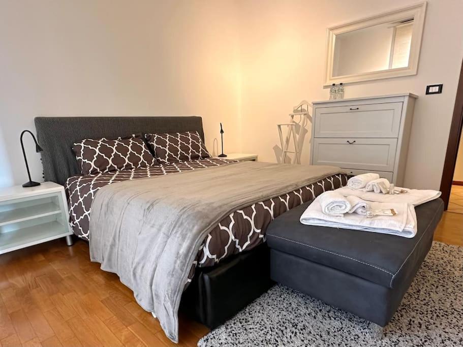 Casa Spezia - Metro Vicina, Wi-Fi Rapido & Netflix Apartamento Turim Exterior foto